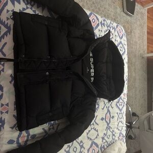 Aritzia Women’s Black Puffer Coat